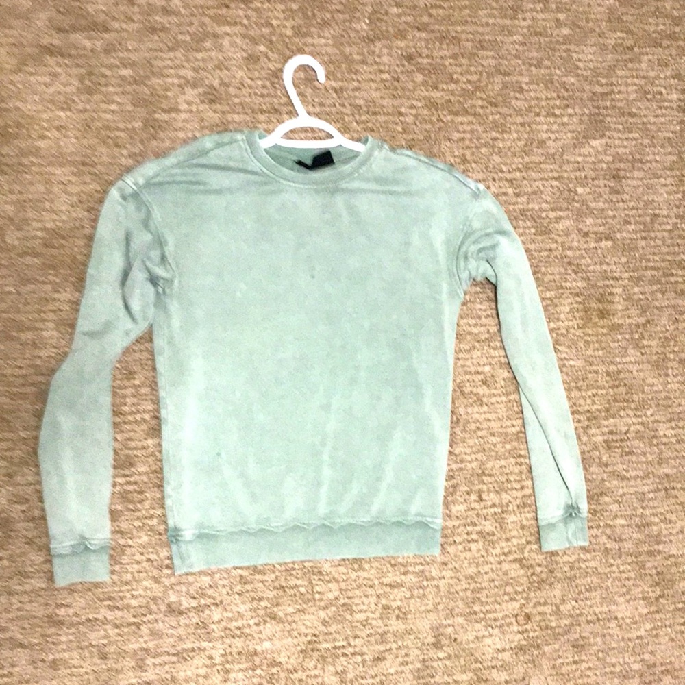 No boundaries Crew Neck